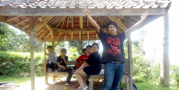 Wisata dan Buka Bersama Siswa Paket C Juli 2013